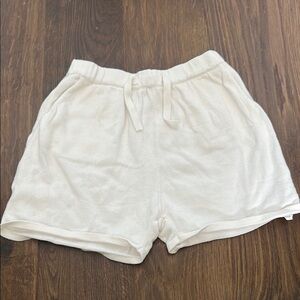 Zara kids white Knit Shorts. 4-5